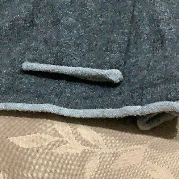 Sutton Studio cashmere sweater- long sleeve - - Picture 4 of 6